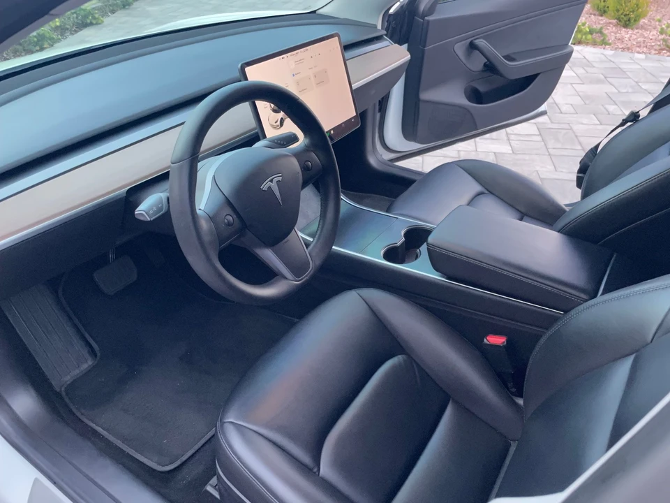 2019 Tesla Model 3 - Image 3 of 4