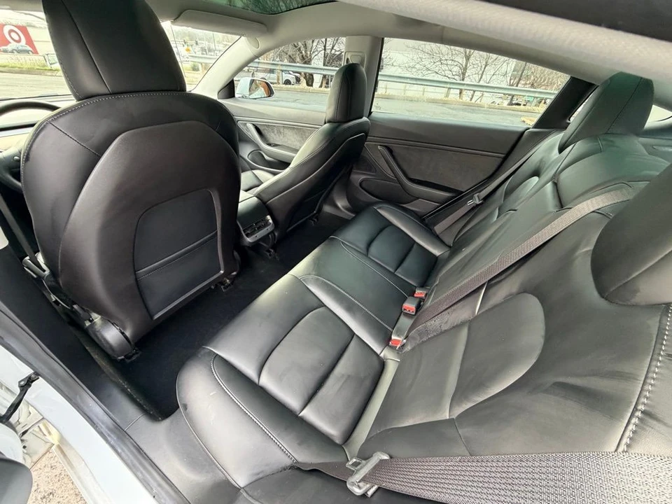 2019 Tesla Model 3 - Image 9 of 16