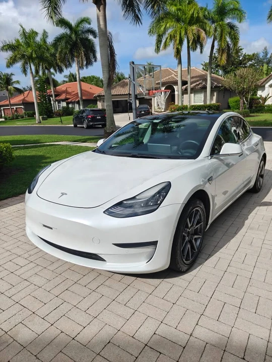 2019 Tesla Model 3 - Image 2 of 13