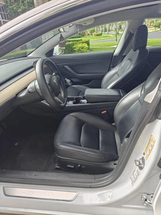 2019 Tesla Model 3 - Image 9 of 13