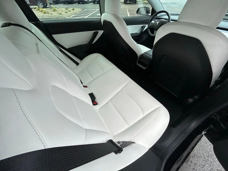 2019 Tesla Model 3 - Image 9 of 17