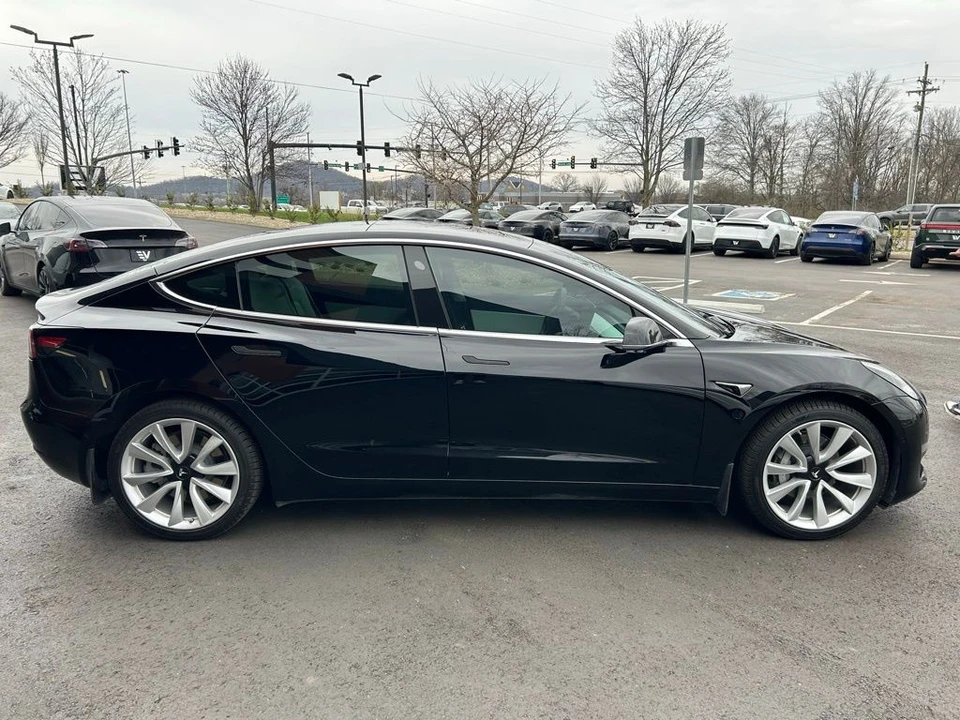 2019 Tesla Model 3 - Image 4 of 17