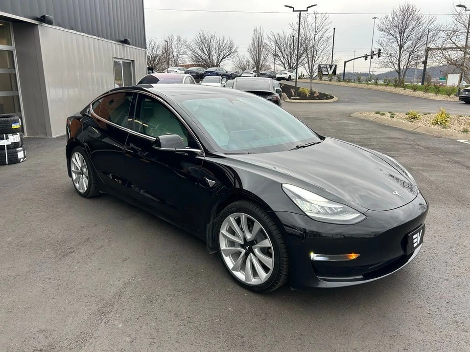 2019 Tesla Model 3 - Image 3 of 17