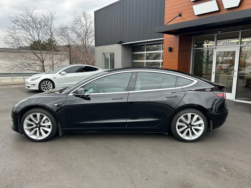 2019 Tesla Model 3 - Image 5 of 17