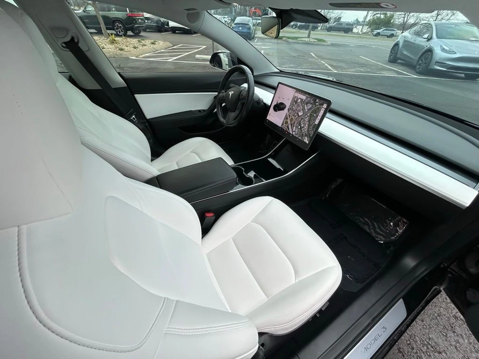 2019 Tesla Model 3 - Image 11 of 17