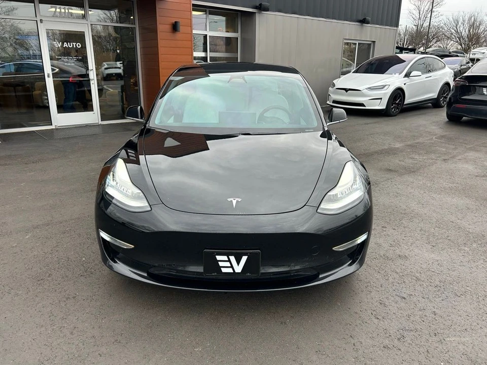 2019 Tesla Model 3 - Image 2 of 17