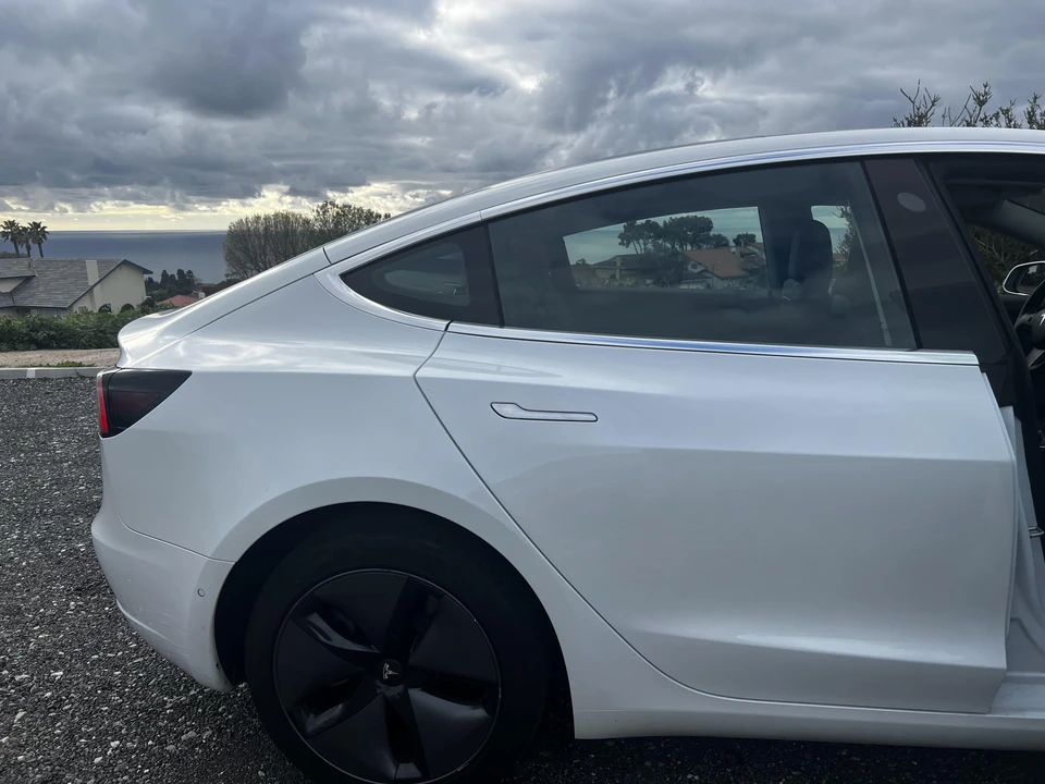 2019 Tesla Model 3 - Image 25 of 30