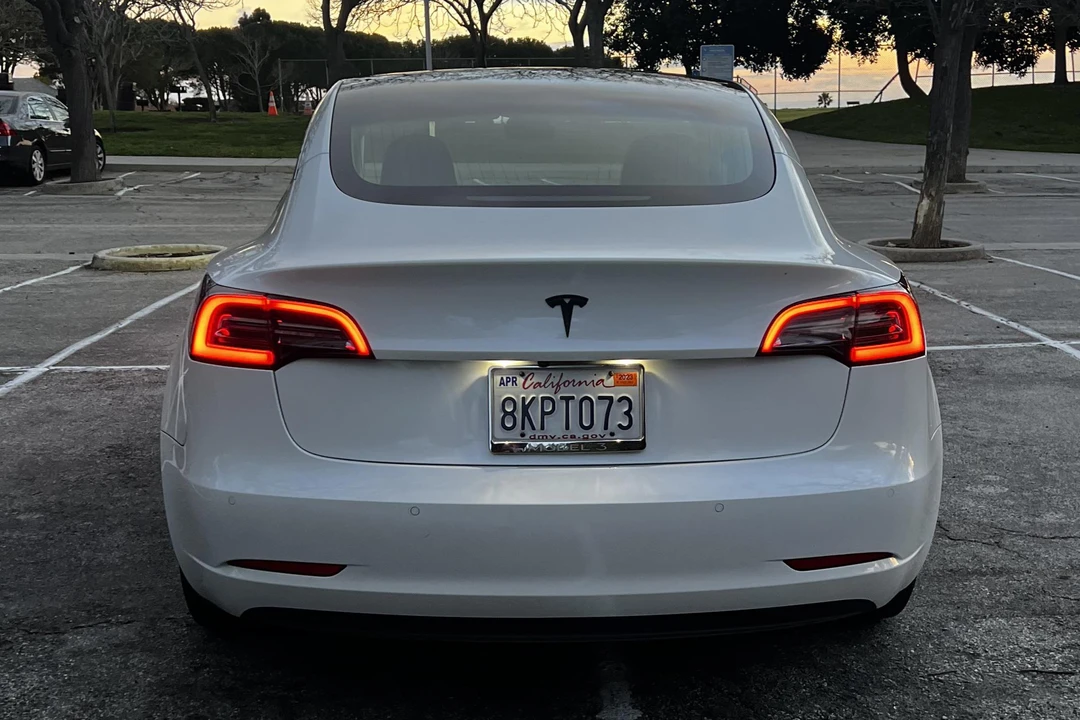 2019 Tesla Model 3 - Image 8 of 30