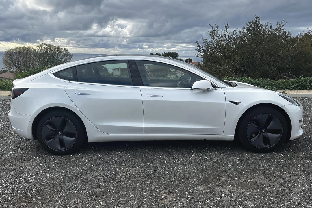 2019 Tesla Model 3 - Image 3 of 30