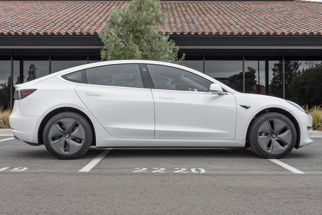 2019 Tesla Model 3 - Image 3 of 31