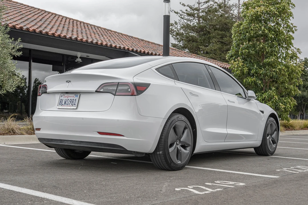 2019 Tesla Model 3 - Image 9 of 31