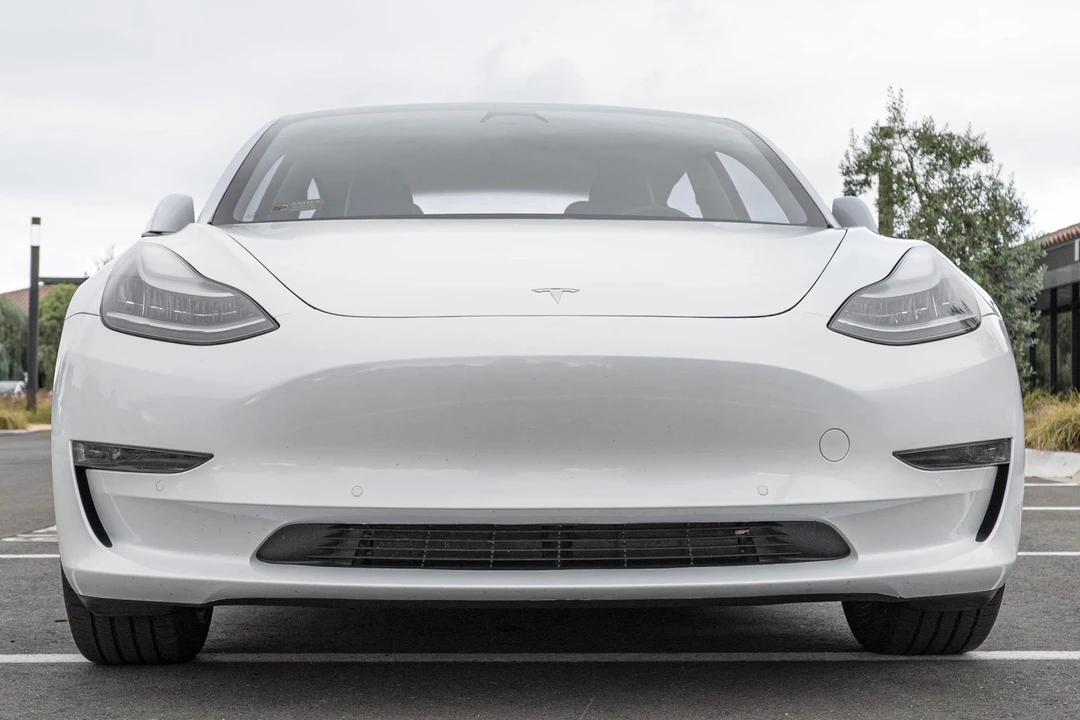 2019 Tesla Model 3 - Image 2 of 31