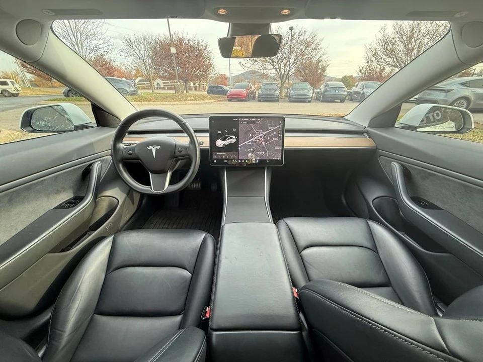 2019 Tesla Model 3 - Image 8 of 13