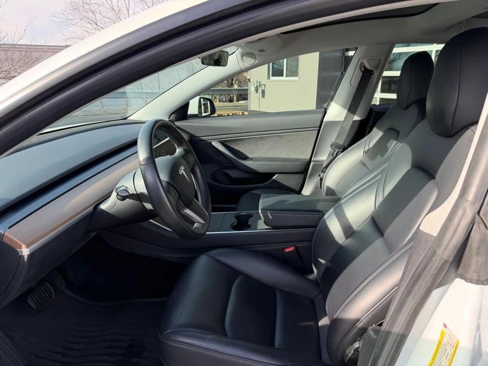2019 Tesla Model 3 - Image 9 of 19