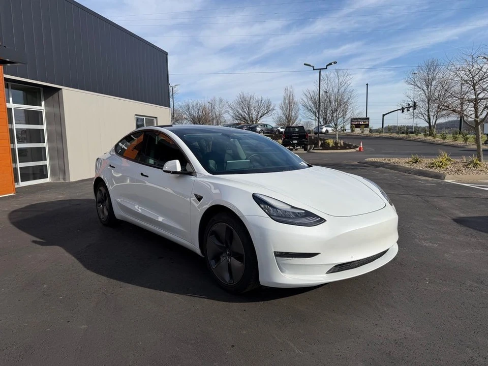 2019 Tesla Model 3 - Image 3 of 19