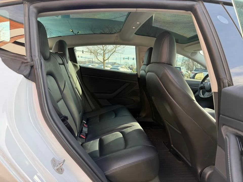 2019 Tesla Model 3 - Image 17 of 19