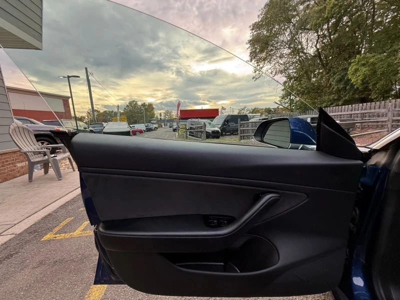 2019 Tesla Model 3 - Image 8 of 12