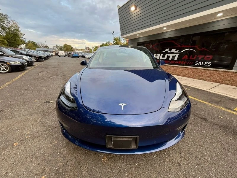 2019 Tesla Model 3 - Image 2 of 12