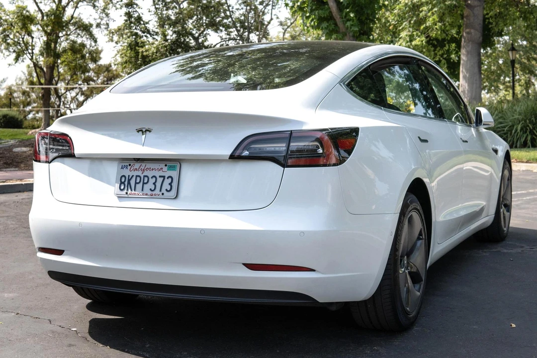 2019 Tesla Model 3 - Image 4 of 31