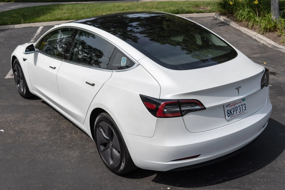 2019 Tesla Model 3 - Image 9 of 31