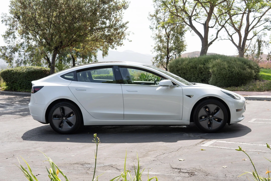 2019 Tesla Model 3 - Image 13 of 31