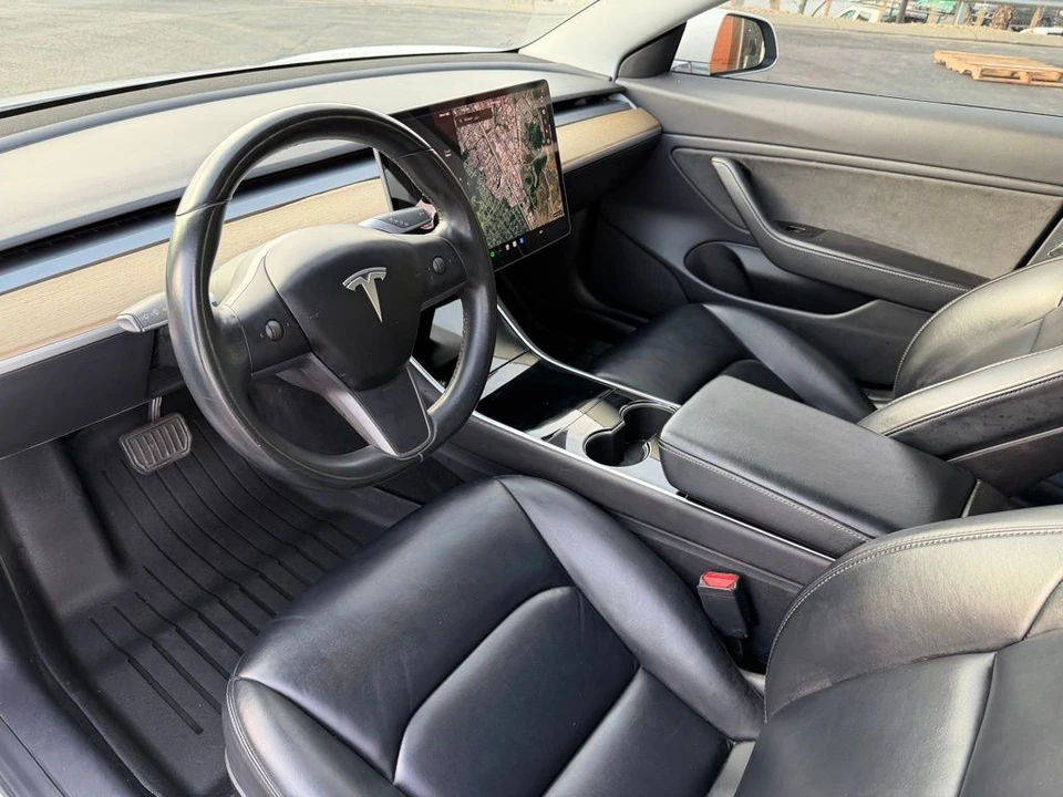 2019 Tesla Model 3 - Image 8 of 17