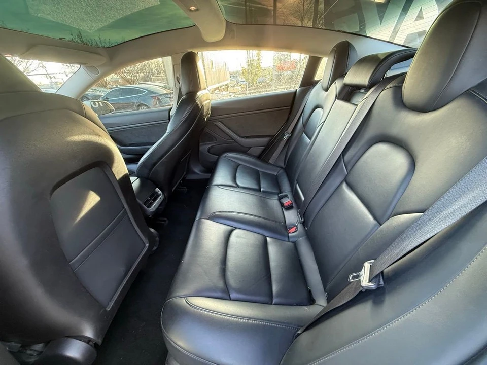 2019 Tesla Model 3 - Image 10 of 11