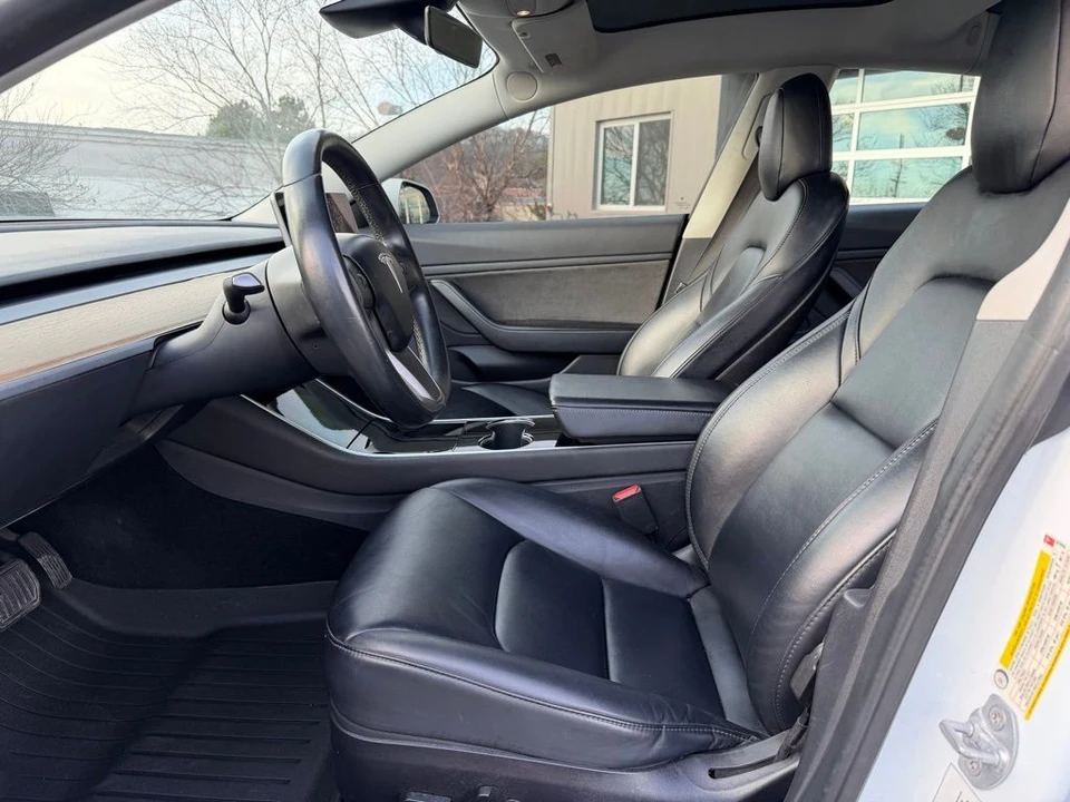 2019 Tesla Model 3 - Image 7 of 17