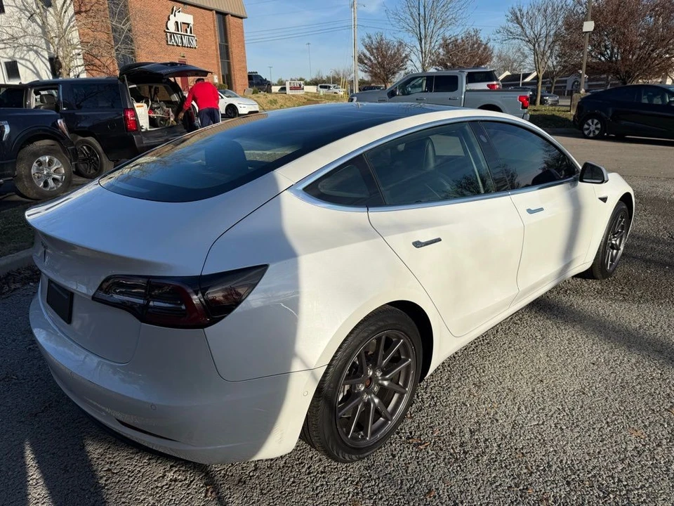 2019 Tesla Model 3 - Image 4 of 11