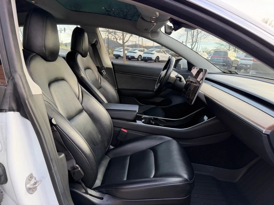 2019 Tesla Model 3 - Image 12 of 17