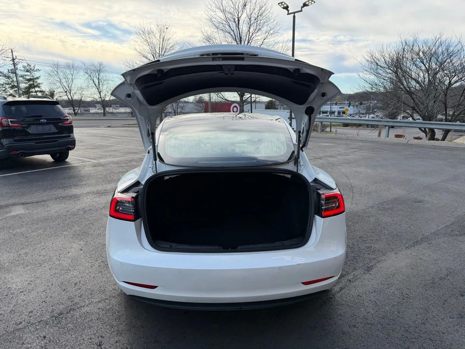 2019 Tesla Model 3 - Image 5 of 17