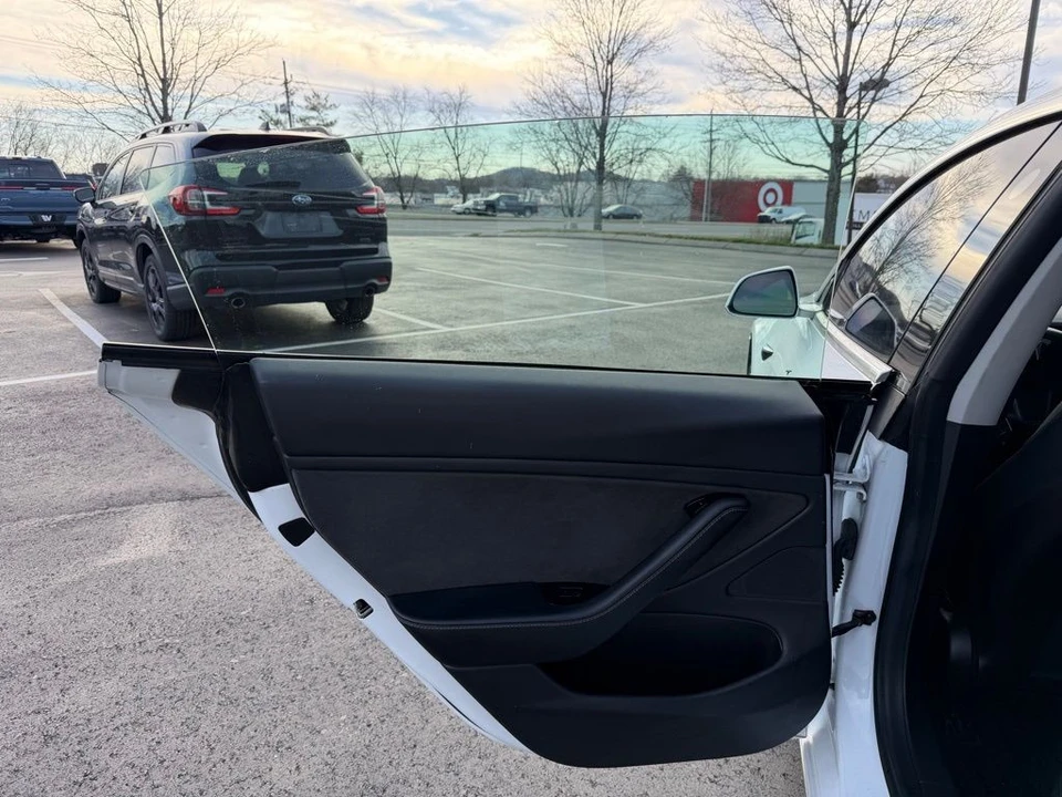 2019 Tesla Model 3 - Image 10 of 17