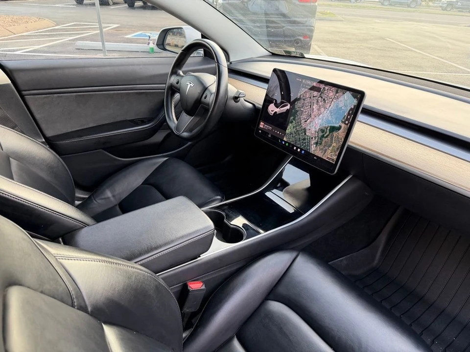2019 Tesla Model 3 - Image 13 of 17