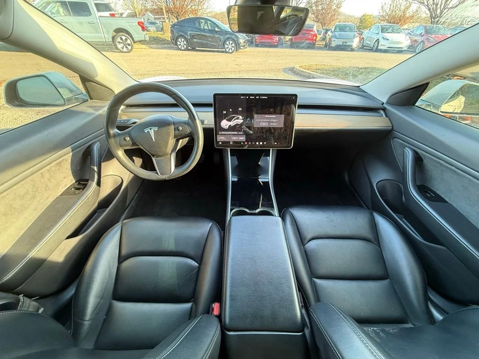 2019 Tesla Model 3 - Image 8 of 11