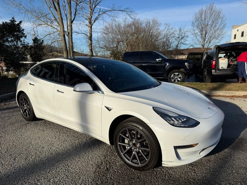 2019 Tesla Model 3 - Image 3 of 11
