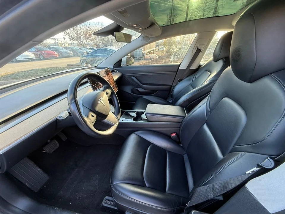 2019 Tesla Model 3 - Image 9 of 11
