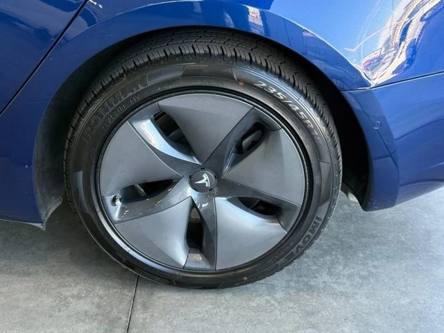 2019 Tesla Model 3 - Image 14 of 31