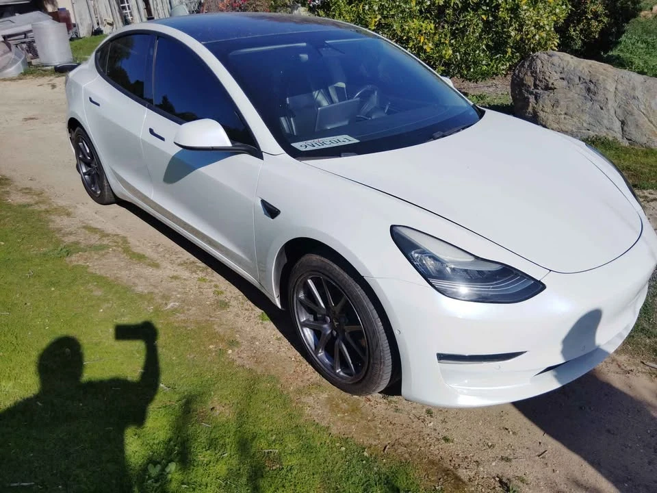 2019 Tesla Model 3 - Image 2 of 8