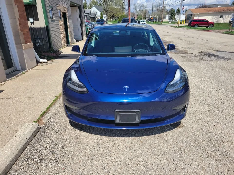 2019 Tesla Model 3 - Image 2 of 13