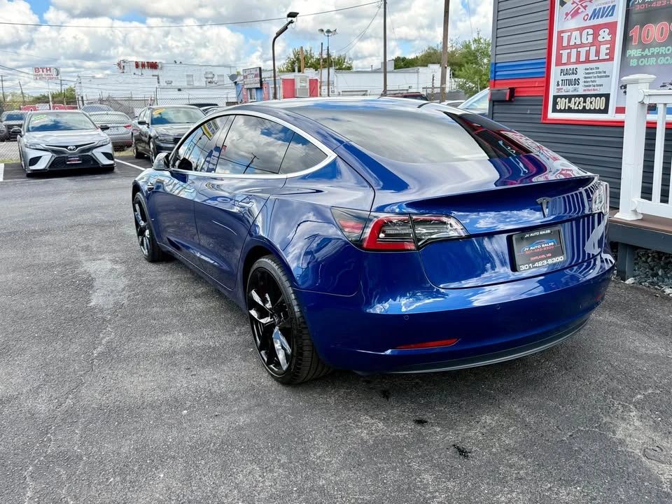 2019 Tesla Model 3 - Image 2 of 19