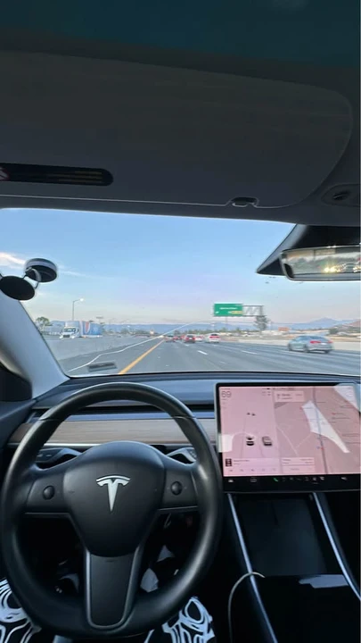 2019 Tesla Model 3 - Image 9 of 9