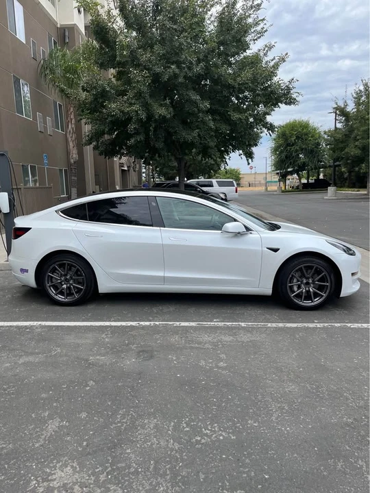 2019 Tesla Model 3 - Image 4 of 17