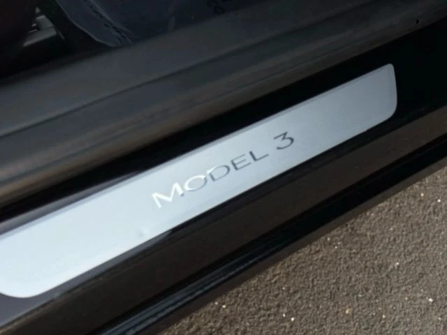 2019 Tesla Model 3 - Image 14 of 21