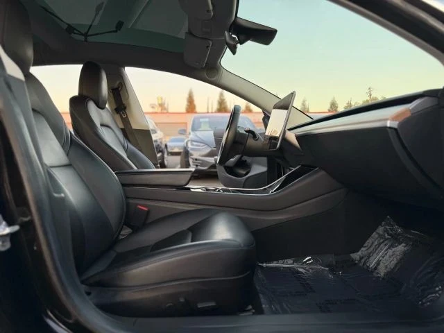 2019 Tesla Model 3 - Image 13 of 21