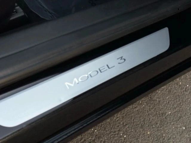 2019 Tesla Model 3 - Image 14 of 21