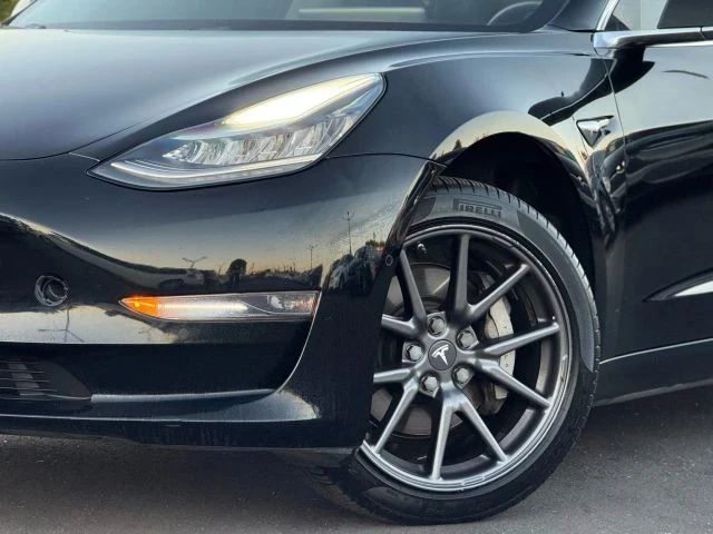 2019 Tesla Model 3 - Image 2 of 12