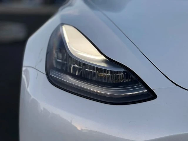 2019 Tesla Model 3 - Image 6 of 12