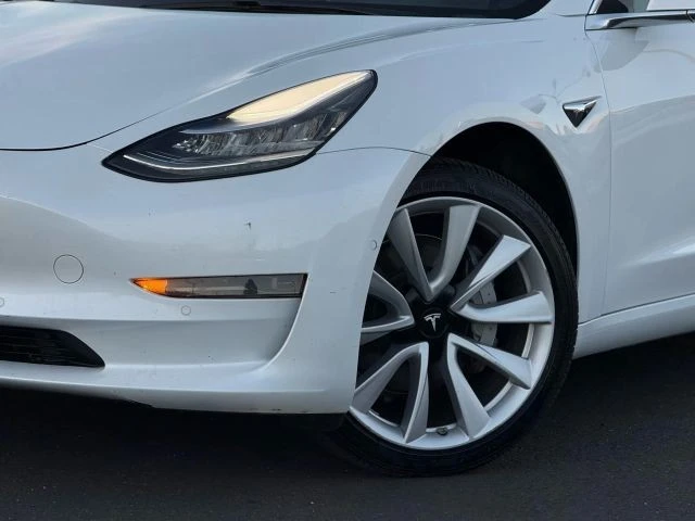 2019 Tesla Model 3 - Image 2 of 12