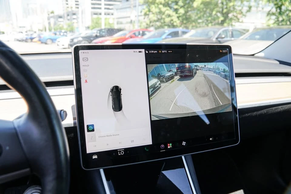 2019 Tesla Model 3 - Image 15 of 16