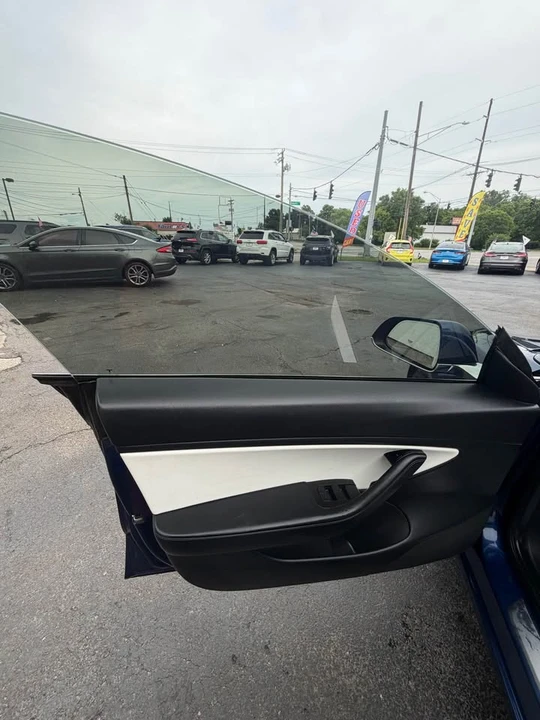 2019 Tesla Model 3 - Image 10 of 15